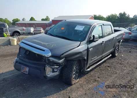 2018 Toyota Tundra Crewmax Sr5 z USA, uszkodzony, nr VIN 5TFDY5F13JX776882